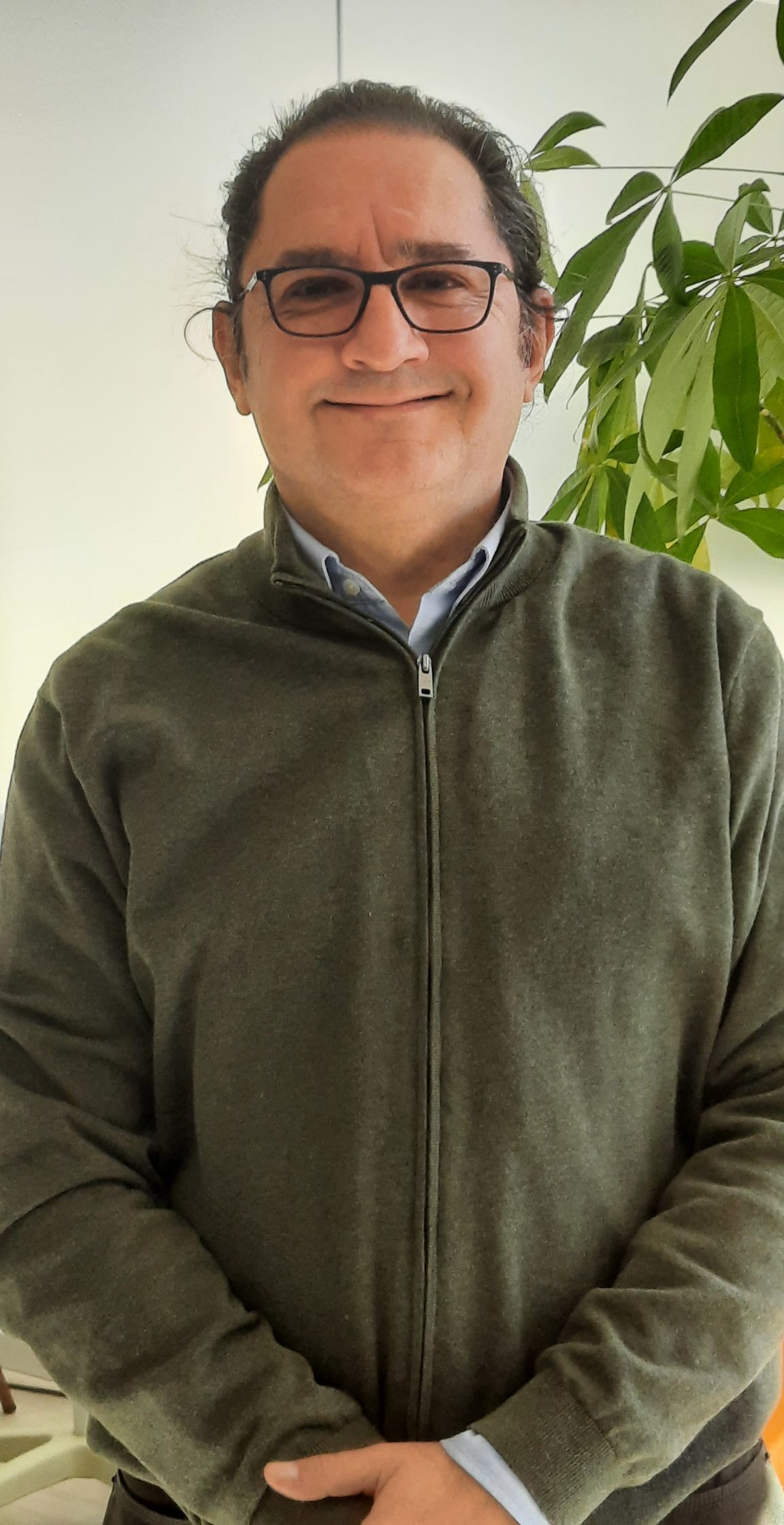 Vasco Regazzi González - Choren  (Presidente)